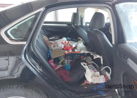 2013 Volkswagen Passat 2.0L Tdi Se z USA, uszkodzony, nr VIN 1VWBN7A30DC127988